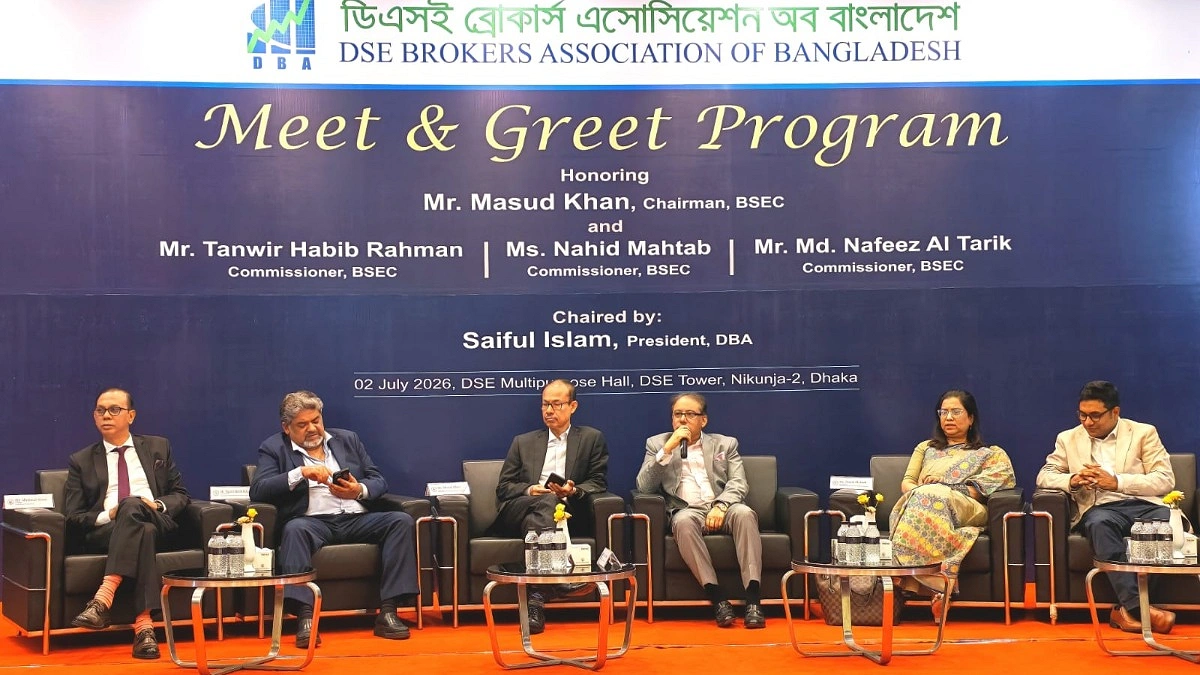 ঘুরে দাঁড়াচ্ছে শেয়ারবাজার, ফিরতে শুরু করেছে বিনিয়োগকারীদের আস্থা