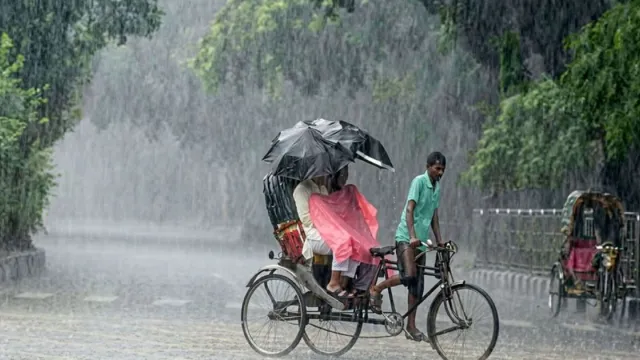 ৯ অঞ্চলে দমকা হাওয়া ও বজ্রবৃষ্টির পূর্বাভাস : নদীবন্দরে ১ নম্বর সতর্কসংকেত